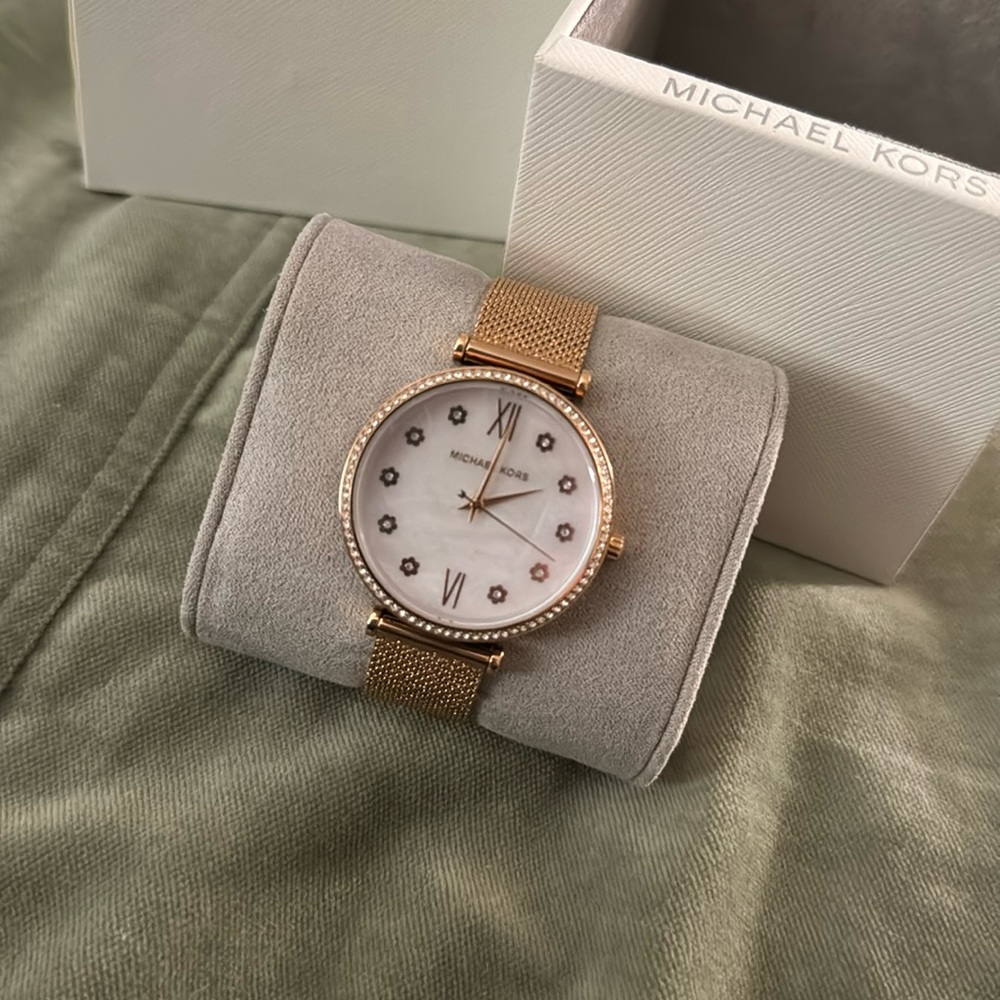 NWOT Michael Kors MK4531 Ladies Maisie Mesh Watch